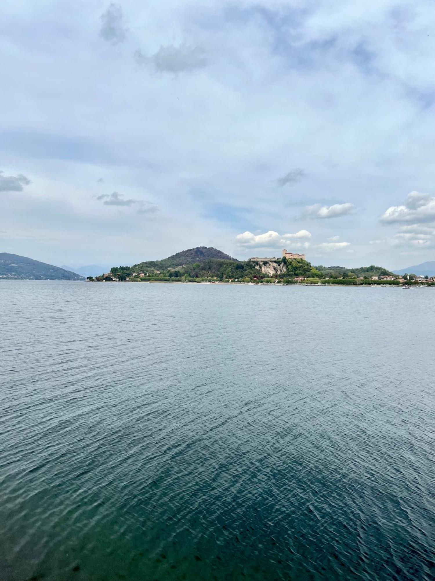 Casa Sul Lago Арона Екстер'єр фото